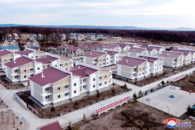 Thousands of Dwelling Houses Built in Samjiyon City