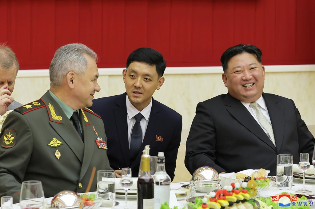 President Kim Jong Un Gives Banquet in Honour of Russian Military Delegation Led by Sergei Shoigu