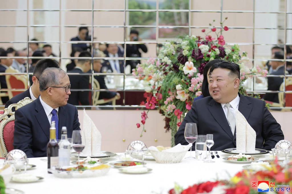 President Kim Jong Un Receives Chinese Party and Government Delegation